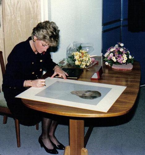 Brentwood Live: Princess Diana at St Luke's Hospice in Basildon